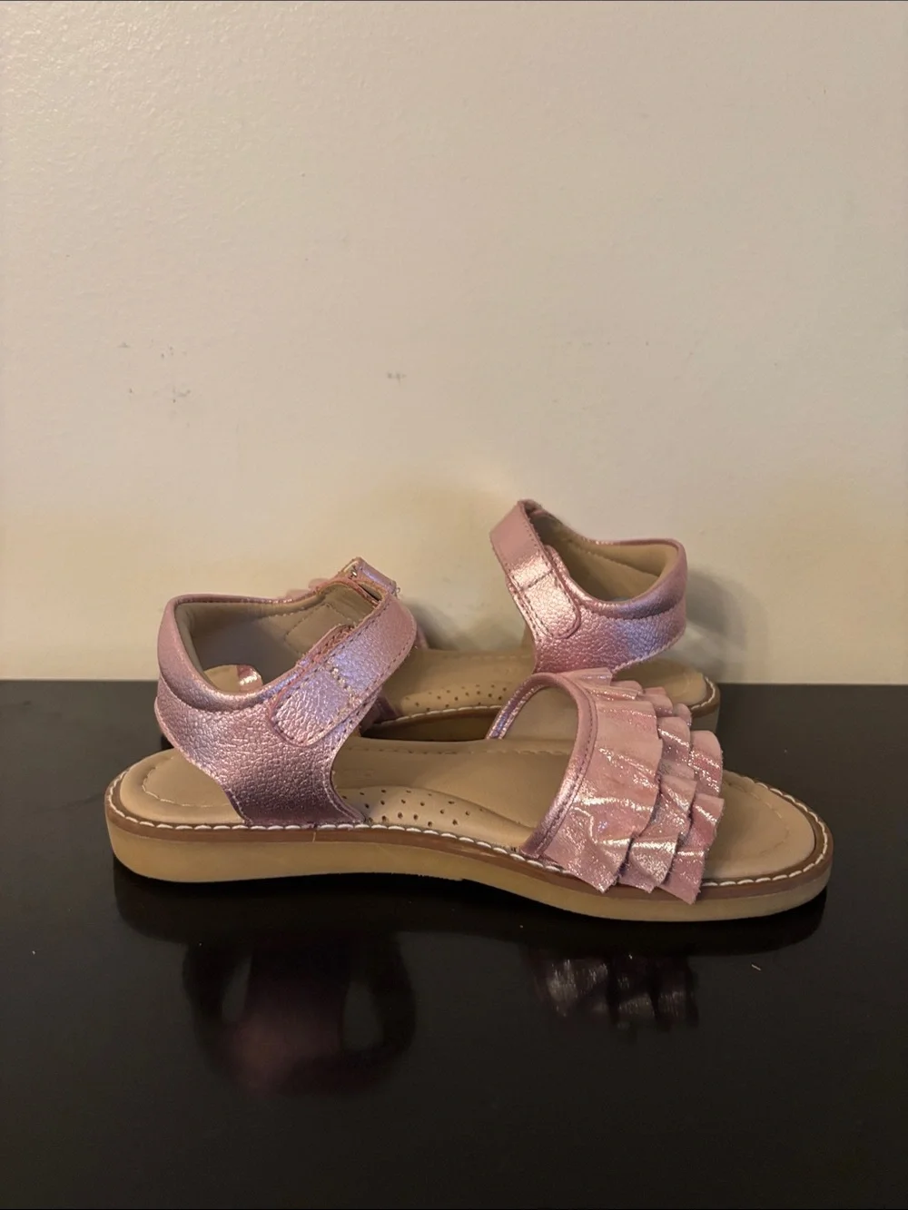 Elephantito Metallic‎ Pink Ruffle Strap Sandals